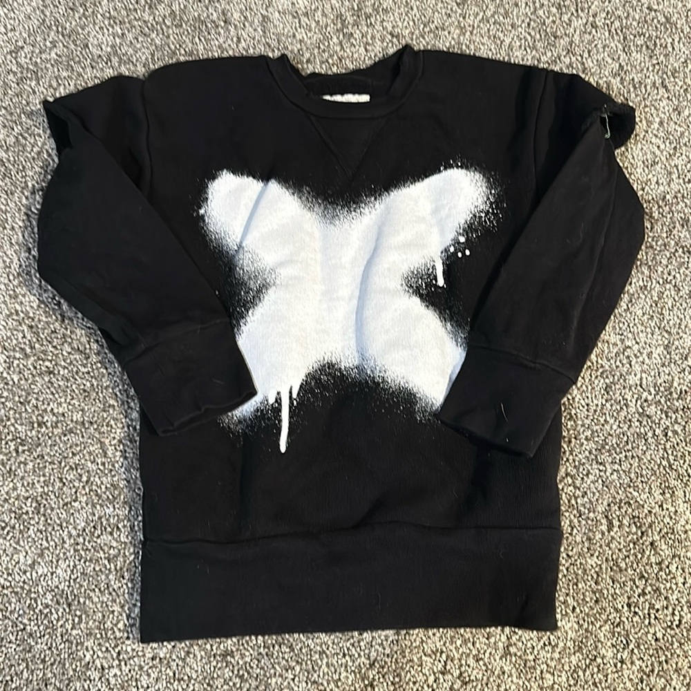nununu sweatshirt